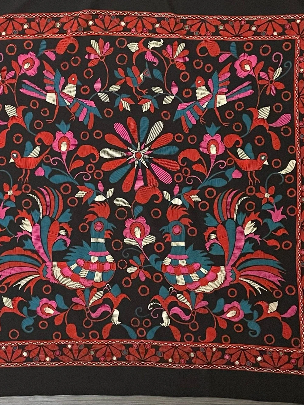 Gorg Vintage Valentino Silk Scarf 30 In Sq Excellent Condition